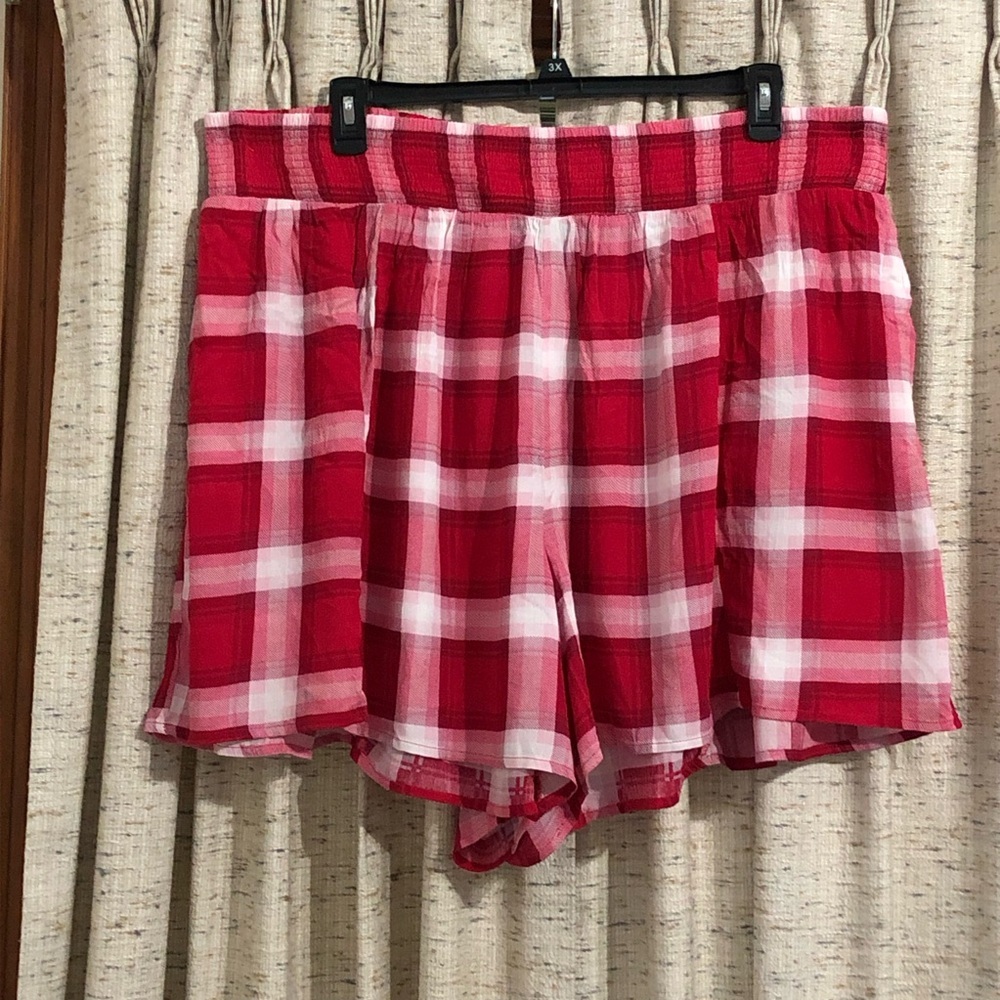 Torrid 5 Inch Red Plaid Gauze High-Rise Smocked Waist Short - 4X